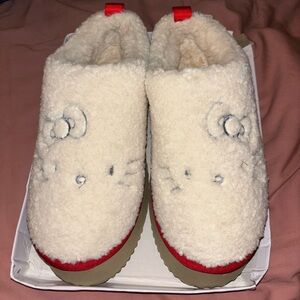 KIRA NY Hello Kitty uggs